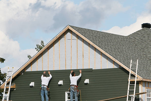 Professional Siding Installation technician working in Princeton Junction, NJ